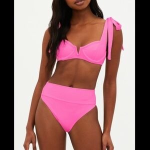 Beach Riot Blair Underwire Bikini Top in Pink
